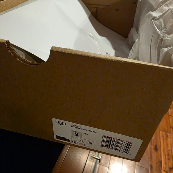 UGG  Booties - Picture 7 of 7